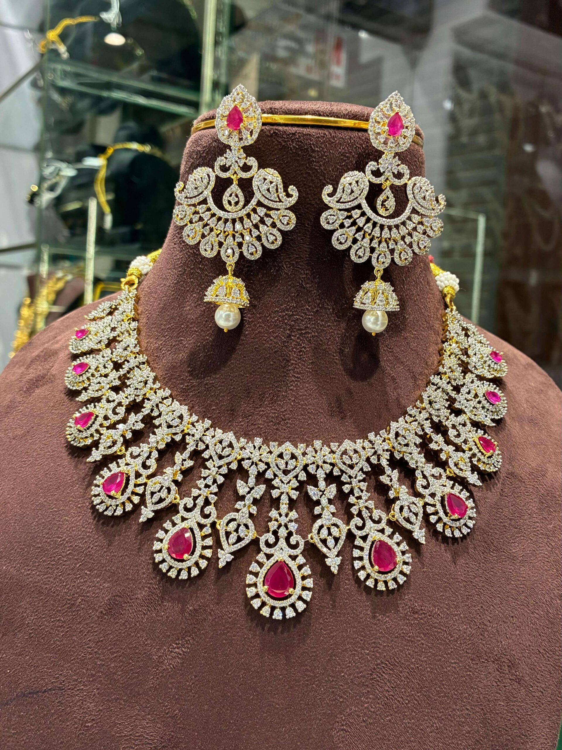 Gj finish ad stone necklace